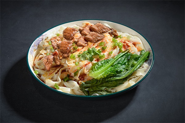 干拌红烧排骨刀削面