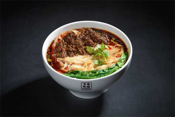 炸酱肉沫刀削面